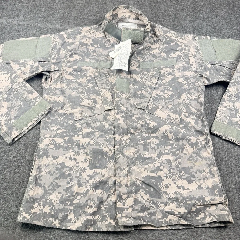 Army Combat Uniform Flame Resistant Coat Medium Reg UCP Digital Camouflage NEW